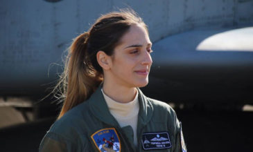 Η Ελληνίδα πιλότος που «έφτασε σε επίπεδα σούπερσταρ»