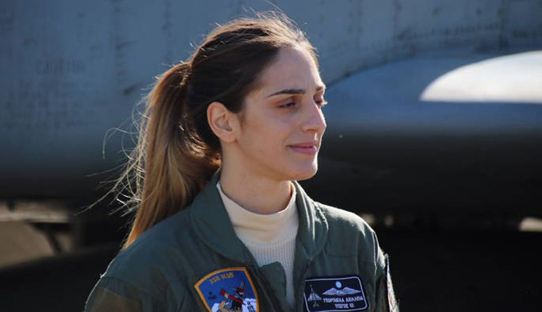 Η Ελληνίδα πιλότος που «έφτασε σε επίπεδα σούπερσταρ»