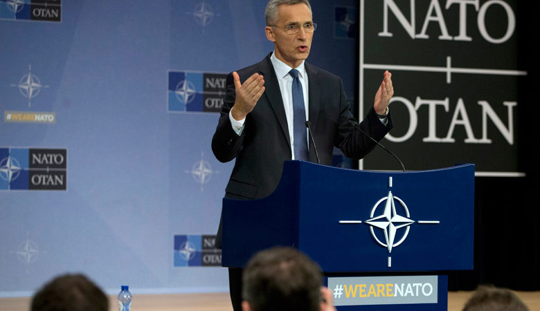To NATO έδωσε «τα παπούτσια στο χέρι» σε Ρώσους διπλωμάτες