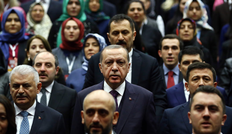 Ο οικονομικός πόλεμος που χάνει ο Ερντογάν