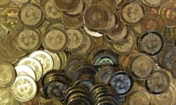 Η τιμή του bitcoin ξεπέρασε για πρώτη φορά τα 123.000 δολάρια