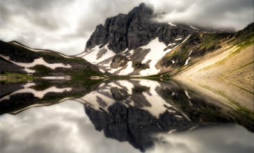 Δρακόλιμνη Σμόλικα, σαν πίνακας ζωγραφικής σε υψόμετρο 2.200 μέτρα
