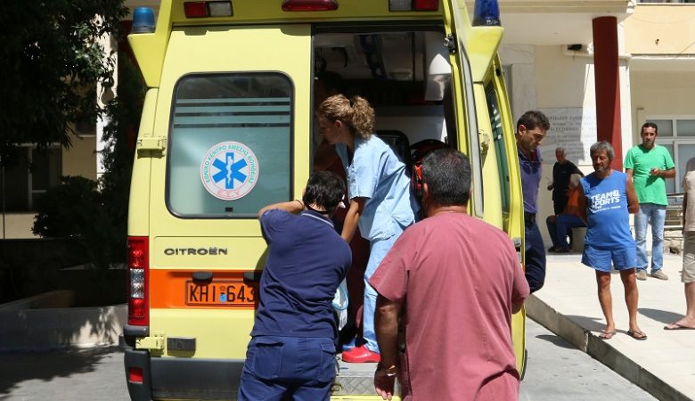 Σε σοβαρή κατάσταση νεαρός που παρασύρθηκε από αυτοκίνητο στην Κρήτη