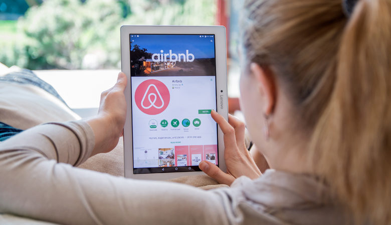 Ανοίγει η πλατφόρμα για τις βραχυχρόνιες μισθώσεις τύπου Αirbnb
