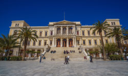 Η Σύρος στην κορυφή των προτεινόμενων νησιών για τις διακοπές των Ιταλών το φθινόπωρο