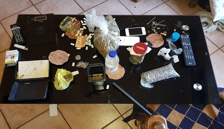 Λιμενικοί βρήκαν κοκαΐνη και κάνναβη σε διαμέρισμα στη Νίκαια