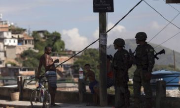 Φρίκη στην Βραζιλία: Έφηβος σκότωσε με σφυρί τους θετούς γονείς του και μετά τους έκαψε