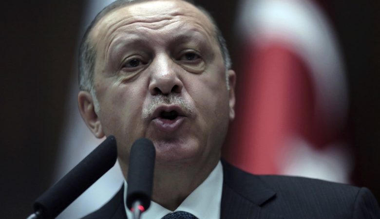 Ερντογάν: Μετατρέψτε δολάρια και ευρώ σε τουρκικές λίρες
