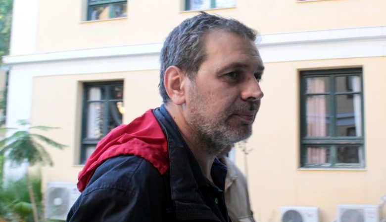 Πυροβόλησαν τον δημοσιογράφο Στέφανο Χίο -Δέχθηκε δύο σφαίρες σε λαιμό και πλάτη