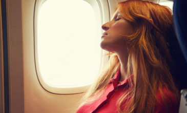Φοβάστε το αεροπλάνο; Τέσσερις τρόποι για να χαλαρώσετε