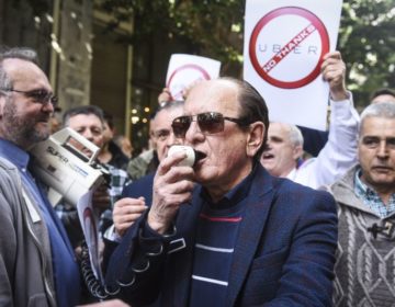 Ταξιτζήδες κατά Κυρανάκη – Προχωρούν σε 48ωρη απεργία: «Εμείς την πρόταση αυτή δεν τη δεχόμαστε με τίποτα, γιατί είναι κοροϊδία» λέει ο Λυμπερόπουλος
