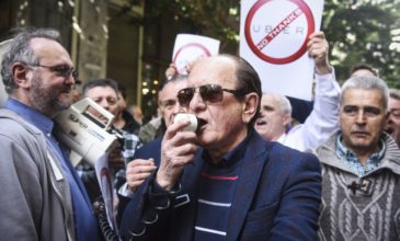 Λυμπερόπουλος: Όποιος δε θέλει να σέβεται τους νόμους, να μας γράφει