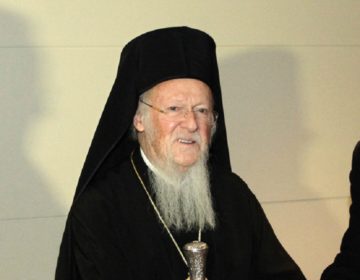 Ο Οικουμενικός Πατριάρχης Βαρθολομαίος προειδοποιεί για την άνοδο του εθνικισμού και καλεί σε διάλογο από τις ΗΠΑ