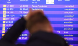 Χάος στα αεροδρόμια Γαλλίας και Γερμανίας λόγω απεργιών