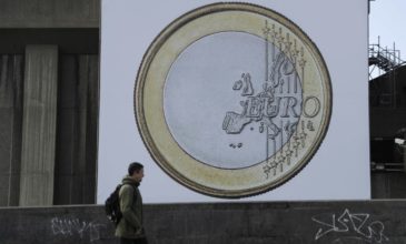 Η Ιταλική κρίση «βυθίζει» ευρώ και χρηματιστήρια