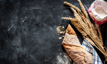 Ο φούρναρης που άλλαξε τα πάντα στην ελληνική αγορά ψωμιού