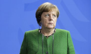 Δύο στους πέντε Γερμανούς επιθυμούν την παραίτηση της Μέρκελ