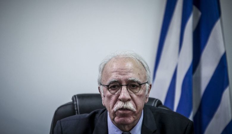 Βίτσας: Αδιάβαστος και λαϊκιστής στο προσφυγικό ο κ. Μητσοτάκης