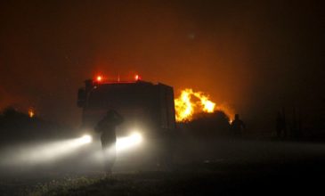 Ολονύκτια μάχη με τις φλόγες στην Πάτρα – Ισχυρές πυροσβεστικές δυνάμεις στην περιοχή