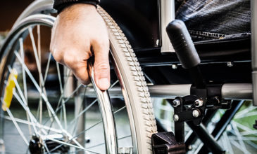 Αύξηση κατά 8% από 1η Μαΐου σε 13 αναπηρικά επιδόματα – Δείτε αναλυτικά