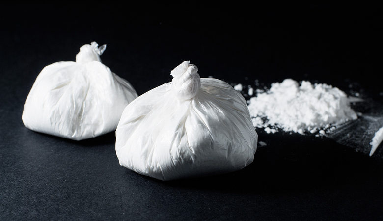 Ζάκυνθος: Συνελήφθη να παραλαμβάνει δέμα από τα ΚΤΕΛ με πάνω από 1 κιλό κοκαΐνη