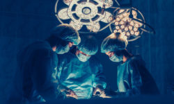 Κορονοϊός: Να περιοριστούν κατά 80% τα προγραμματισμένα χειρουργεία ζητά η Μίνα Γκάγκα