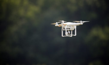 Drone της Πυροσβεστικής επιτηρούν περιοχές που εκδηλώθηκαν οι πυρκαγιές