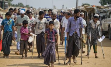 Φεύγουν κατά χιλιάδες για να γλιτώσουν από τις νέες μάχες στη Μιανμάρ