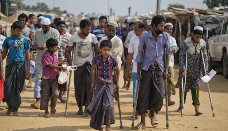 Φεύγουν κατά χιλιάδες για να γλιτώσουν από τις νέες μάχες στη Μιανμάρ