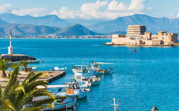 Απίστευτο περιστατικό στο Ναύπλιο: Ο δήμαρχος πετούσε σκουπίδια στο σπίτι συνυποψηφίου του