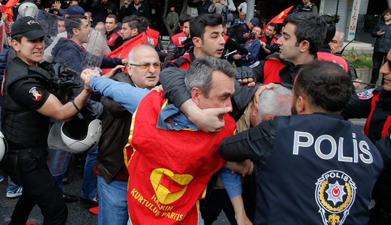Αστυνομική καταστολή κουρδικής διαδήλωσης στην Κωνσταντινούπολη