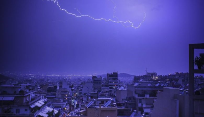 1.000 κεραυνοί στην Αθήνα από την καταιγίδα της Κυριακής