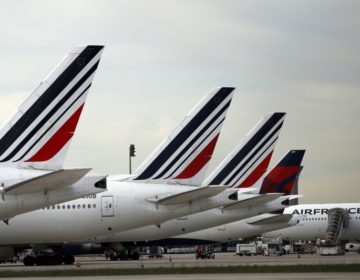 Σκληραίνει τη στάση της απέναντι στην Air France η κυβέρνηση Μακρόν