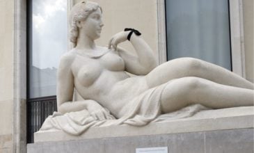 Σε nude friendly προορισμό εξελίσσεται το Παρίσι