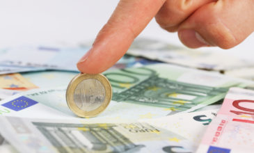 Αύριο η νέα ευκαιρία για 1.000 ευρώ για τους συνεπείς του πλαστικού χρήματος
