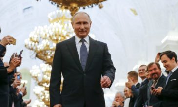Ορκίστηκε ο Πούτιν και αρχίζει τις επίσημες επαφές με τη Δύση