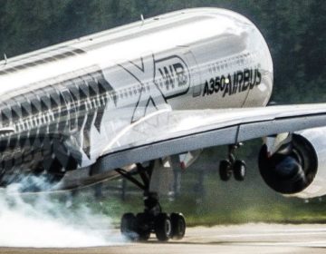 Εντυπωσιακή κάθετη απογείωση από επιβατικό Airbus A350!