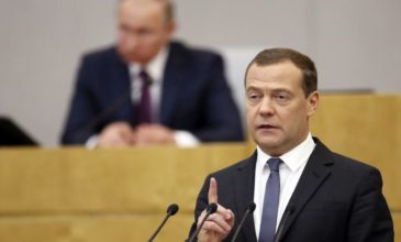 Εγκρίθηκε και τυπικά ο Μεντβέντεφ για πρωθυπουργός