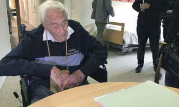 Πέθανε με ευθανασία ο 104χρονος Αυστραλός καθηγητής