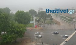 Κατακλυσμός στη Θεσσαλονίκη – Γυναίκα παρασύρθηκε από τα νερά