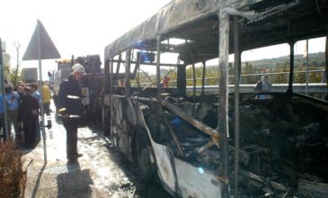 Φωτιά σε γεμάτο επιβάτες λεωφορείο του ΟΑΣΑ στη Νίκαια