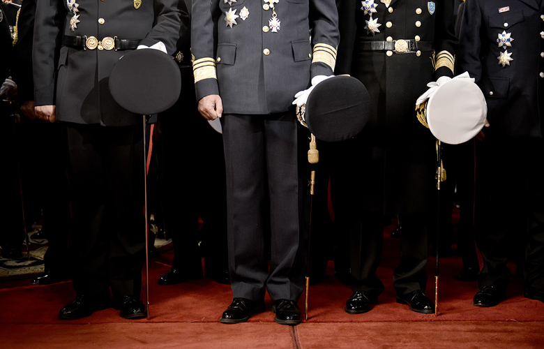 ÎÏ
Ïοί είναι οι μιÏθοί ÏÏν ÎλλήνÏν αξιÏμαÏικÏν