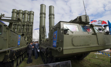 Η Ρωσία στέλνει πυραύλους S-300 στη Συρία