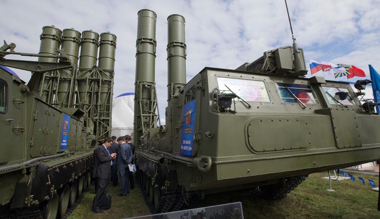 Η Ρωσία στέλνει πυραύλους S-300 στη Συρία