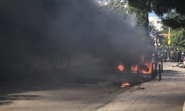 Έβαλαν φωτιά σε βαν που μετέφερε οπαδούς του ΠΑΟΚ