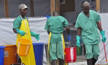 Οι Αρχές προειδοποιούν ότι το ξέσπασμα του ιού Έμπολα εισέρχεται σε μια «νέα φάση»