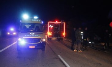 Τροχαίο στο Ηράκλειο Κρήτης: Η Πυροσβεστική ανέσυρε άνδρα χωρίς τις αισθήσεις του που καταπλακώθηκε από αυτοκίνητο