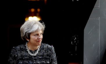 «Αναταράξεις» στην κυβέρνηση Μέι λόγω Brexit