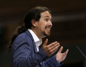 Το ηγετικό ζεύγος των Podemos κερδίζει την εσωκομματική ψηφοφορία