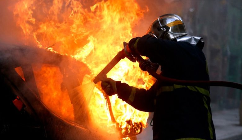 Στις φλόγες τυλίχθηκε αυτοκίνητο στην Ολυμπιάδα Χαλκιδικής